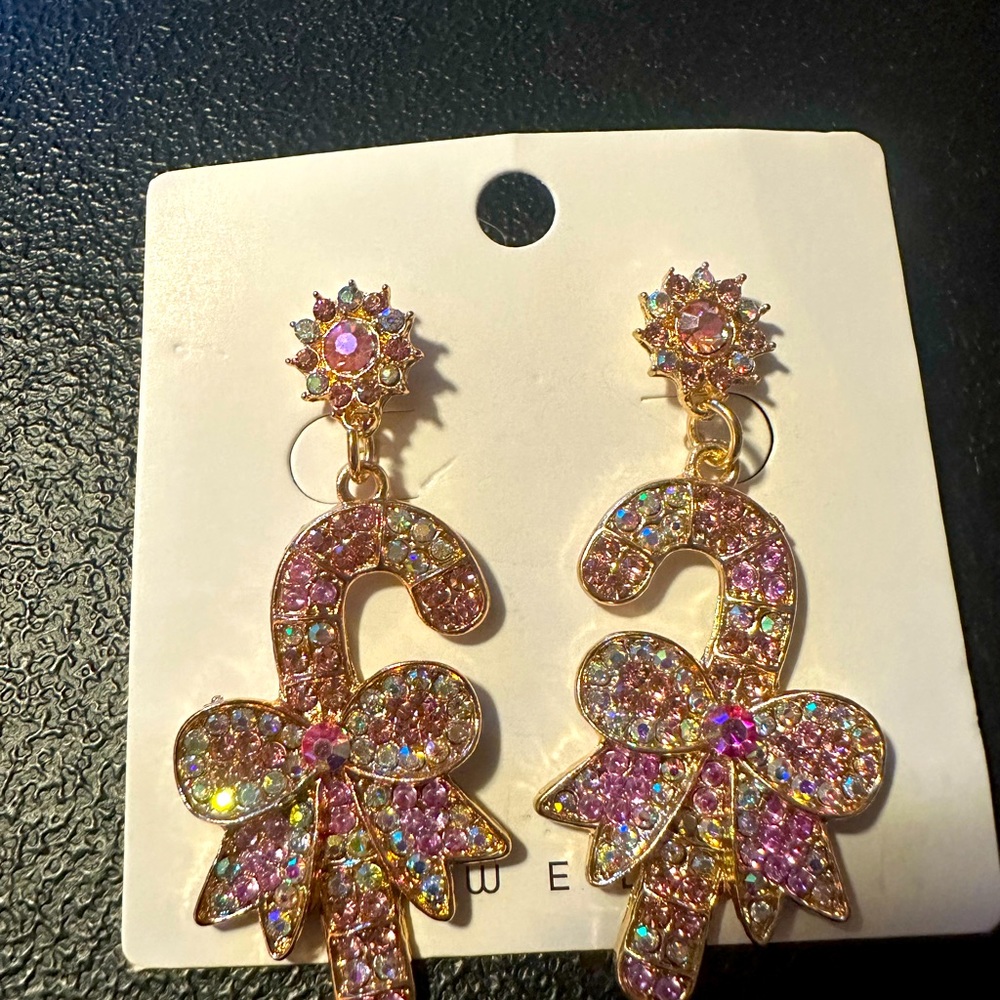 Elegant Candy Cane earrings 😍